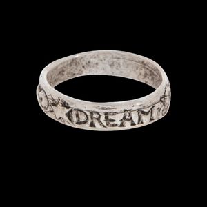 B2G1 NWOT Fairy Tale Dream Carved Ring